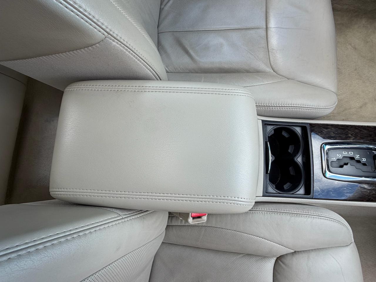 Cadillac DTS Luxury 2010