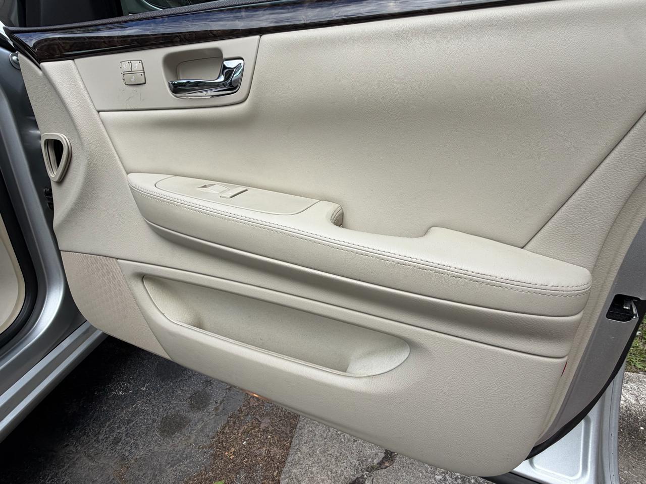 Cadillac DTS Luxury 2010