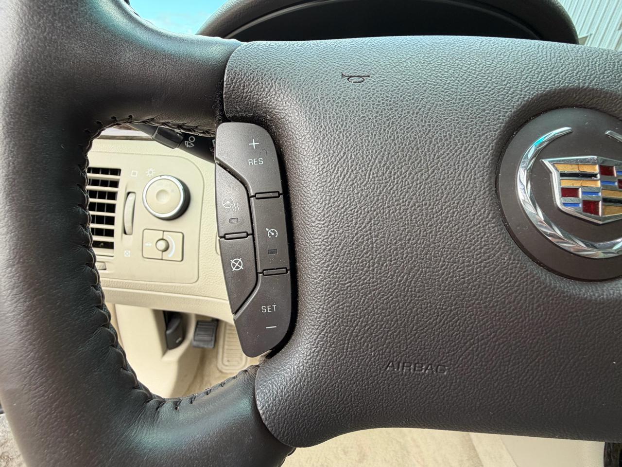 Cadillac DTS Luxury 2010