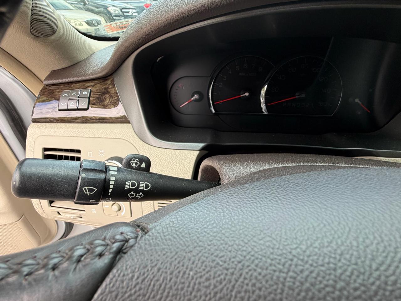 Cadillac DTS Luxury 2010