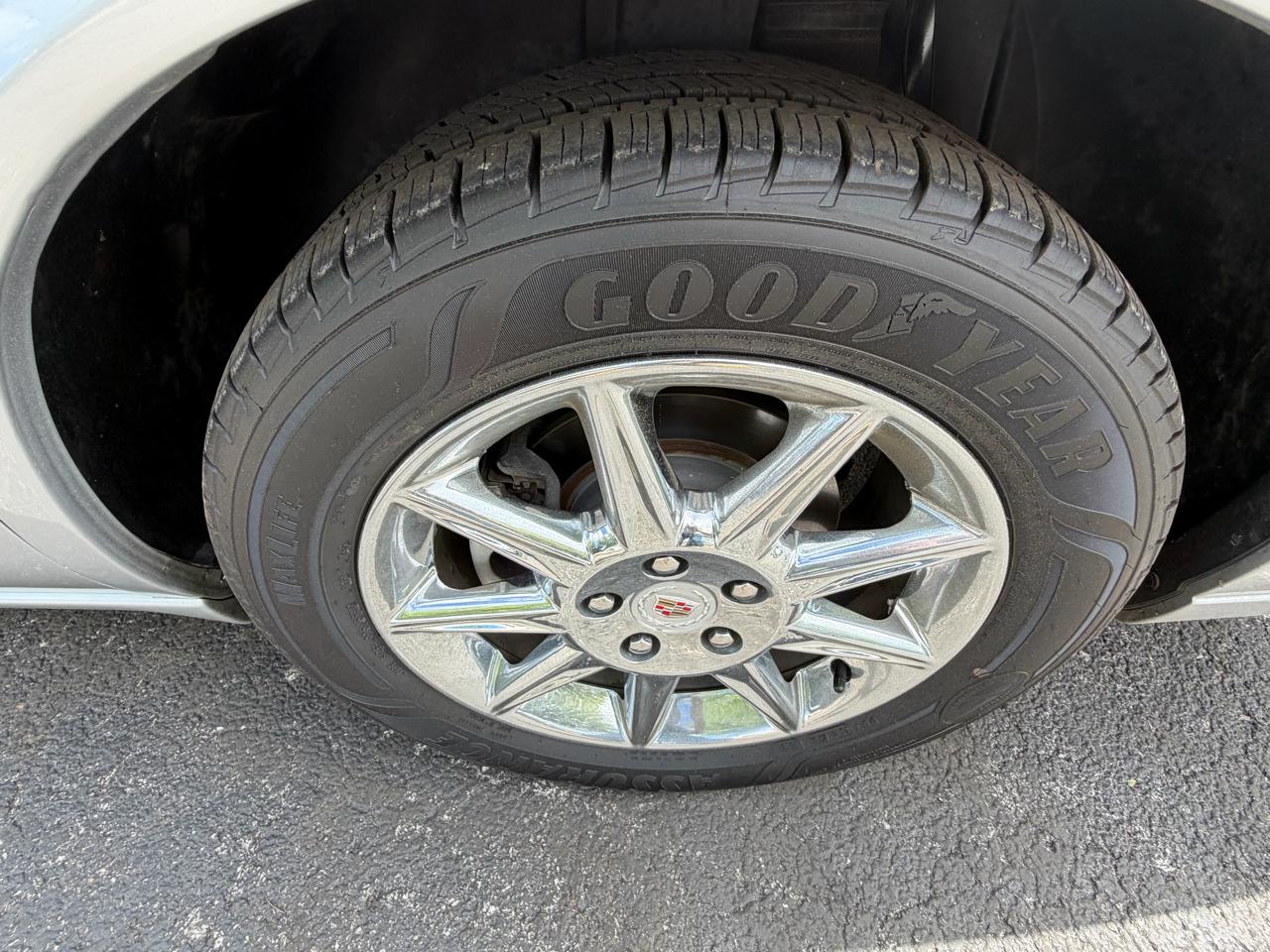 Cadillac DTS Luxury 2010