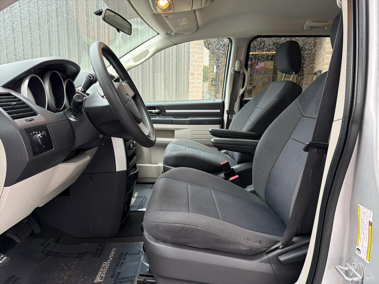 Dodge Grand Caravan SE 2010