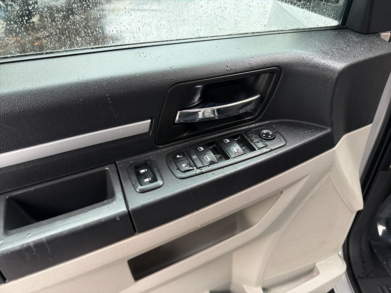 Dodge Grand Caravan SE 2010