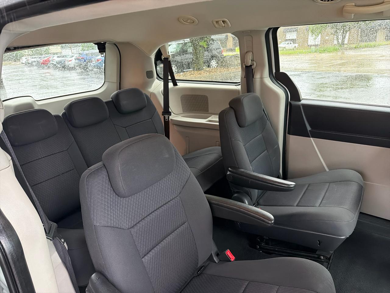 Dodge Grand Caravan SE 2010