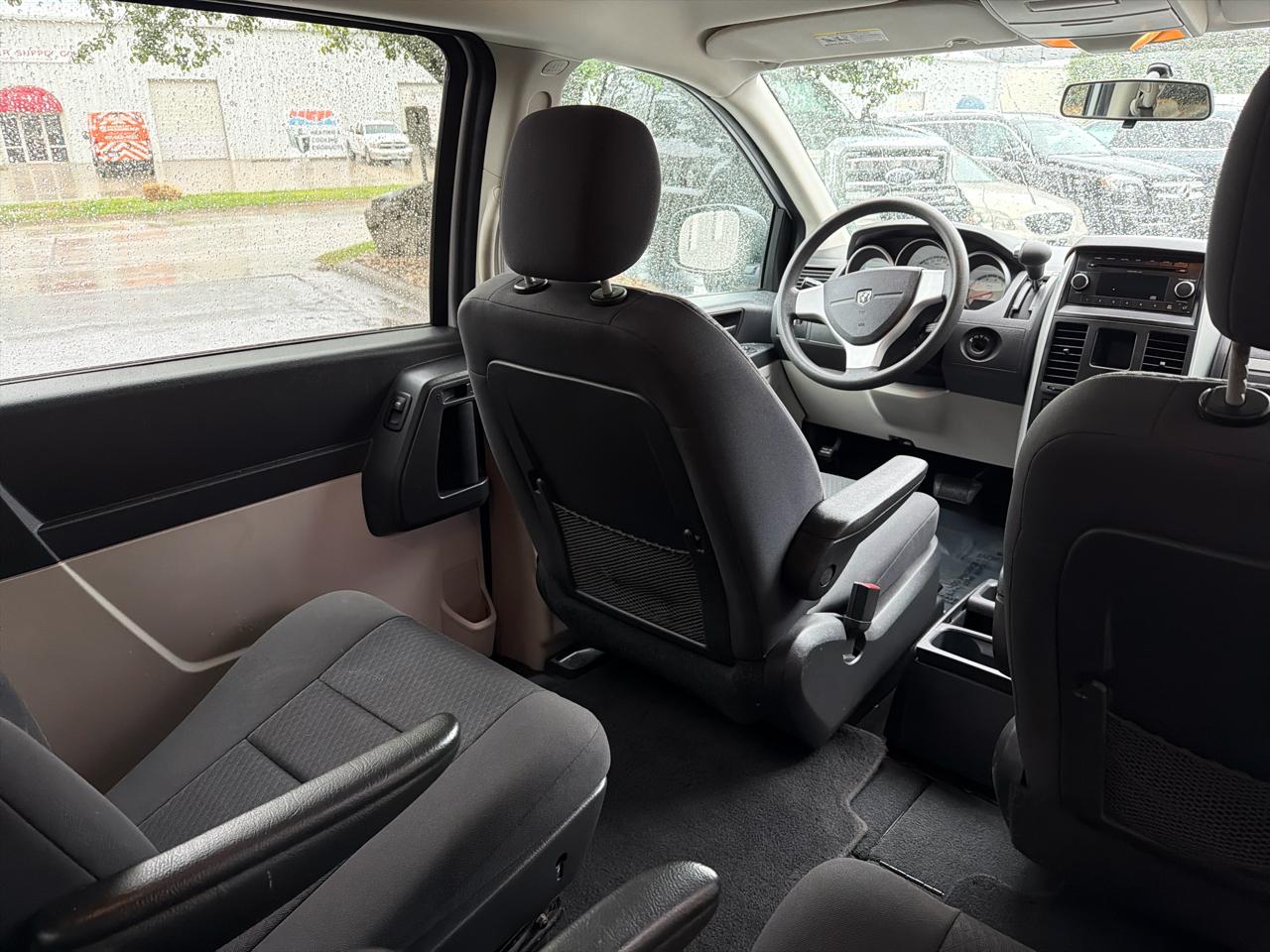 Dodge Grand Caravan SE 2010