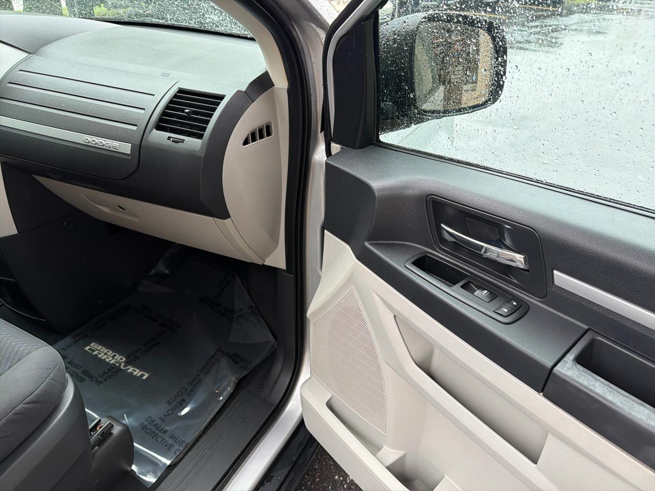 Dodge Grand Caravan SE 2010