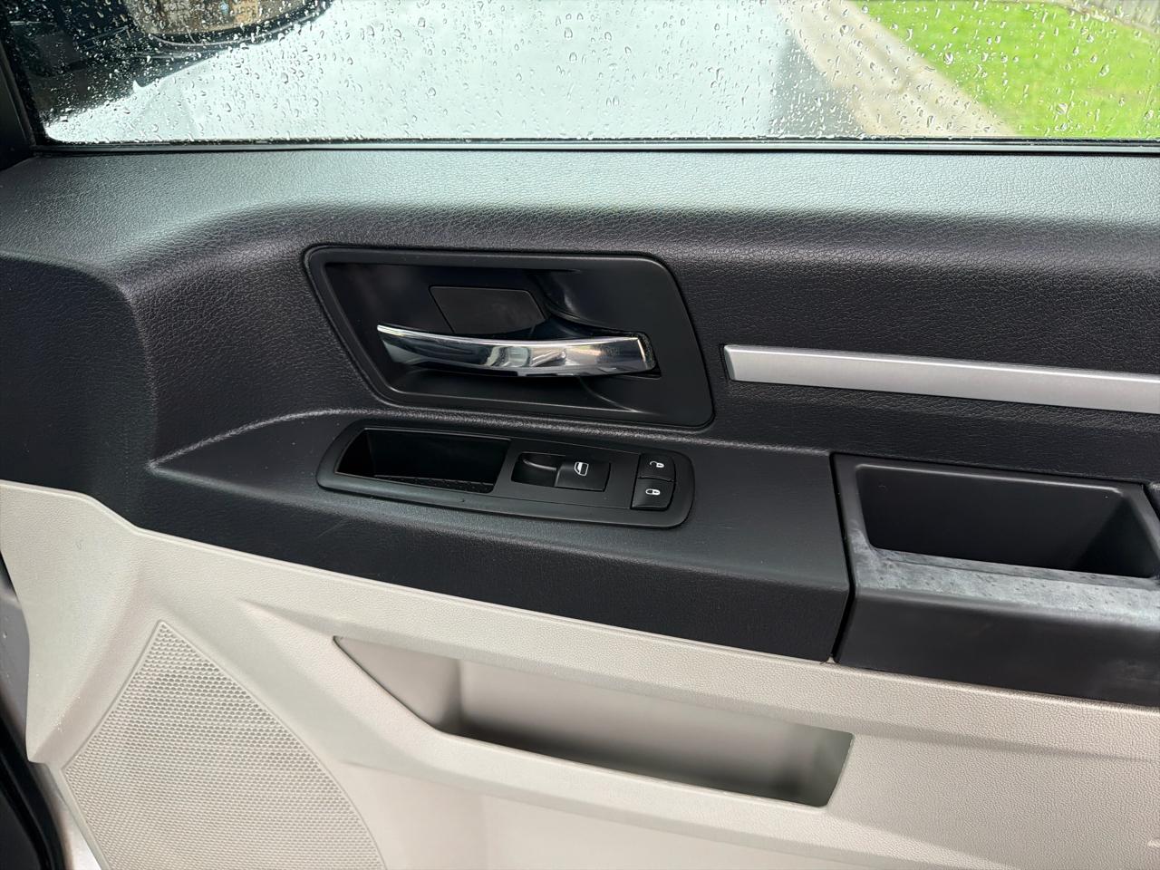 Dodge Grand Caravan SE 2010