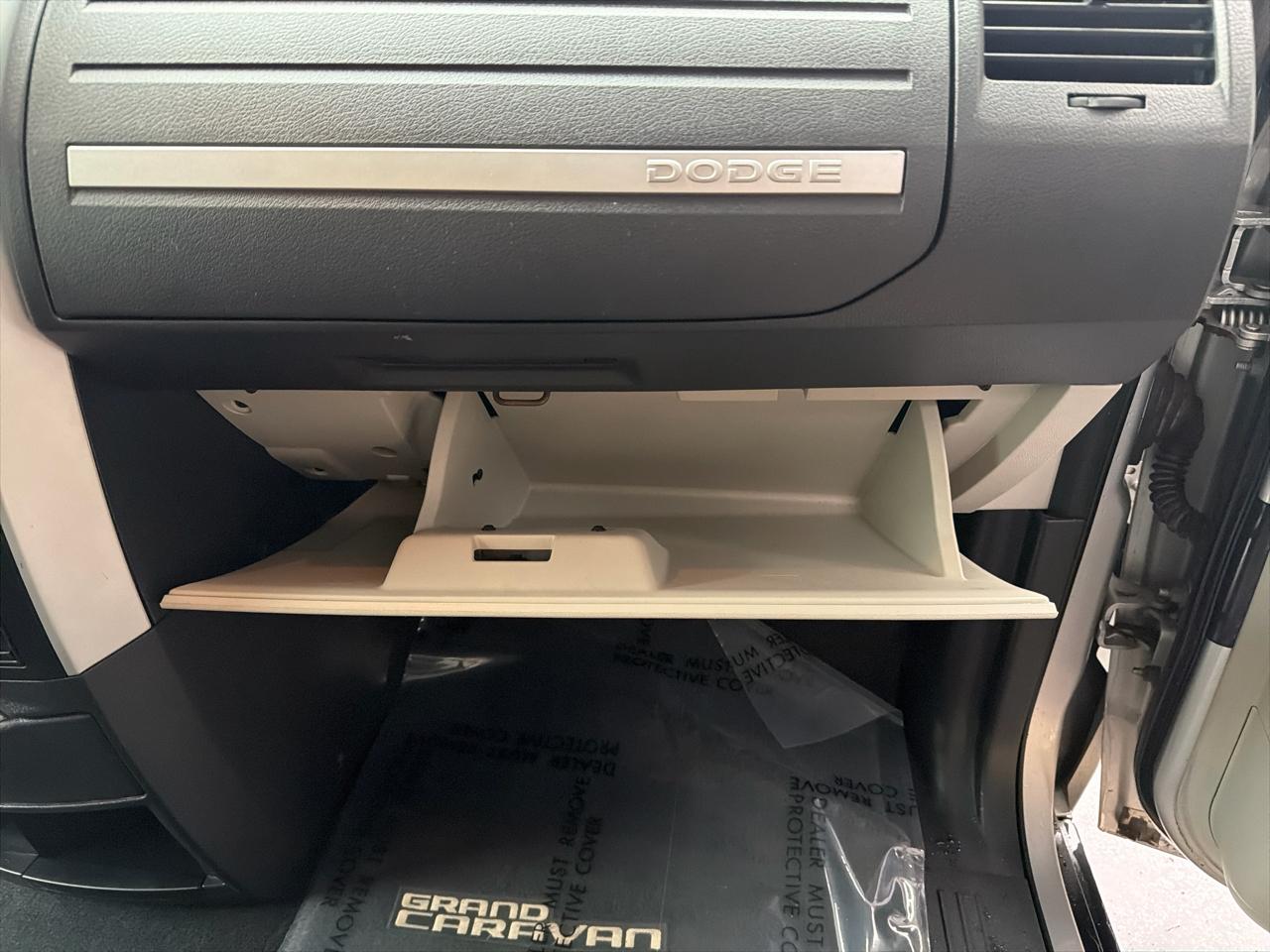 Dodge Grand Caravan SE 2010