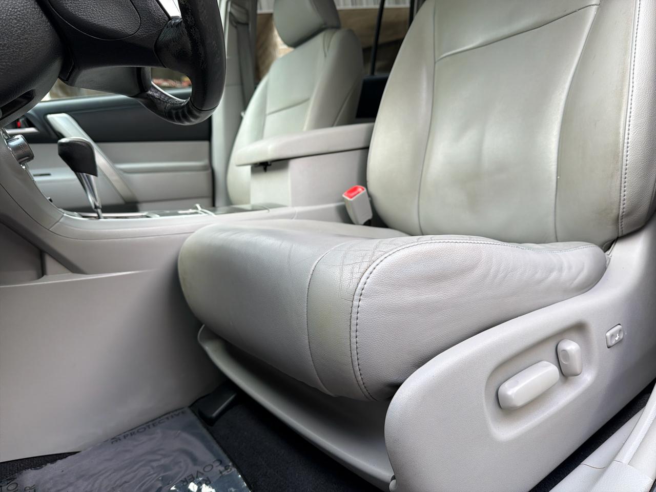 Toyota Highlander 4dr V6 4WD Limited w/3rd Row (Natl) 2013