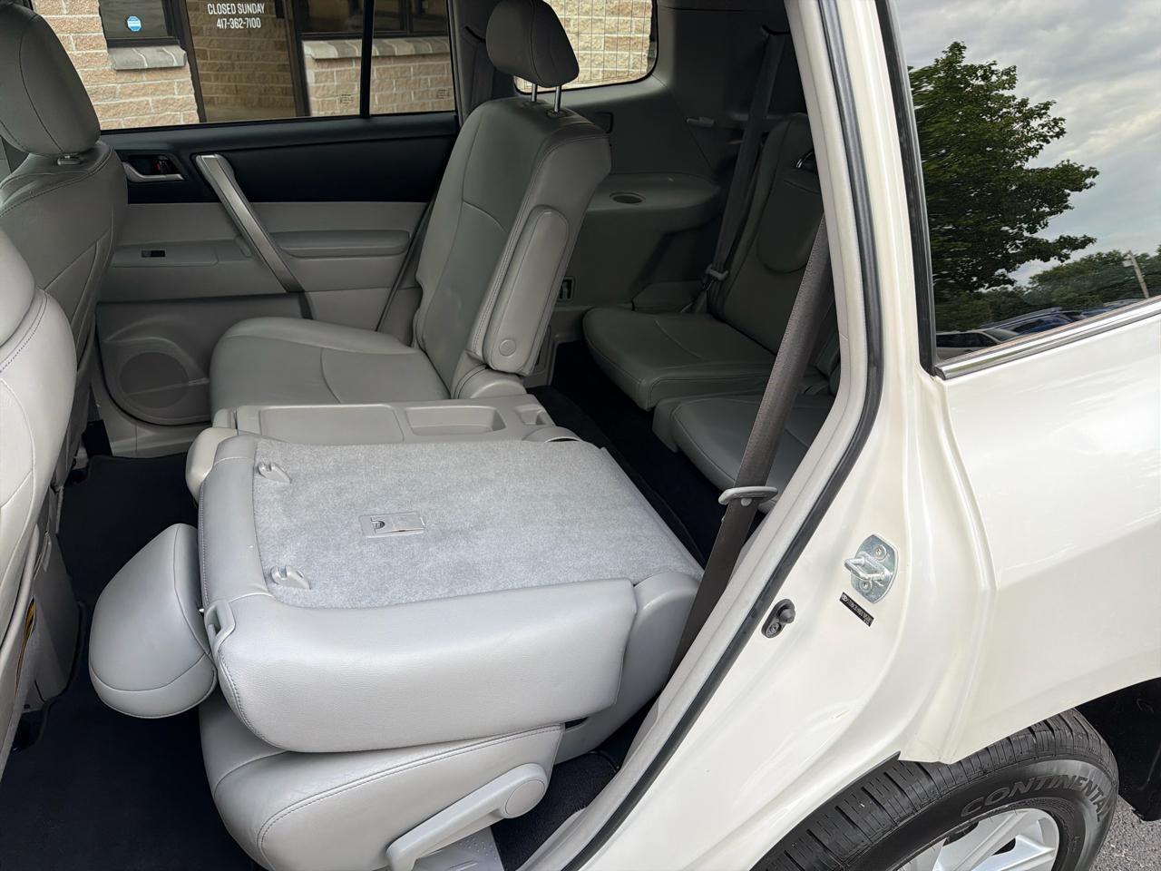 Toyota Highlander 4dr V6 4WD Limited w/3rd Row (Natl) 2013