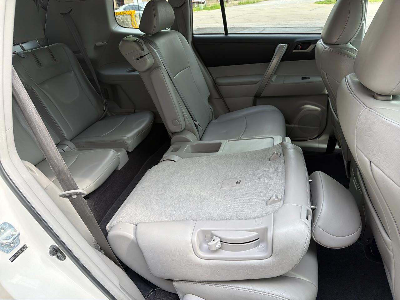 Toyota Highlander 4dr V6 4WD Limited w/3rd Row (Natl) 2013