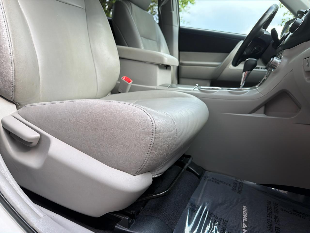 Toyota Highlander 4dr V6 4WD Limited w/3rd Row (Natl) 2013