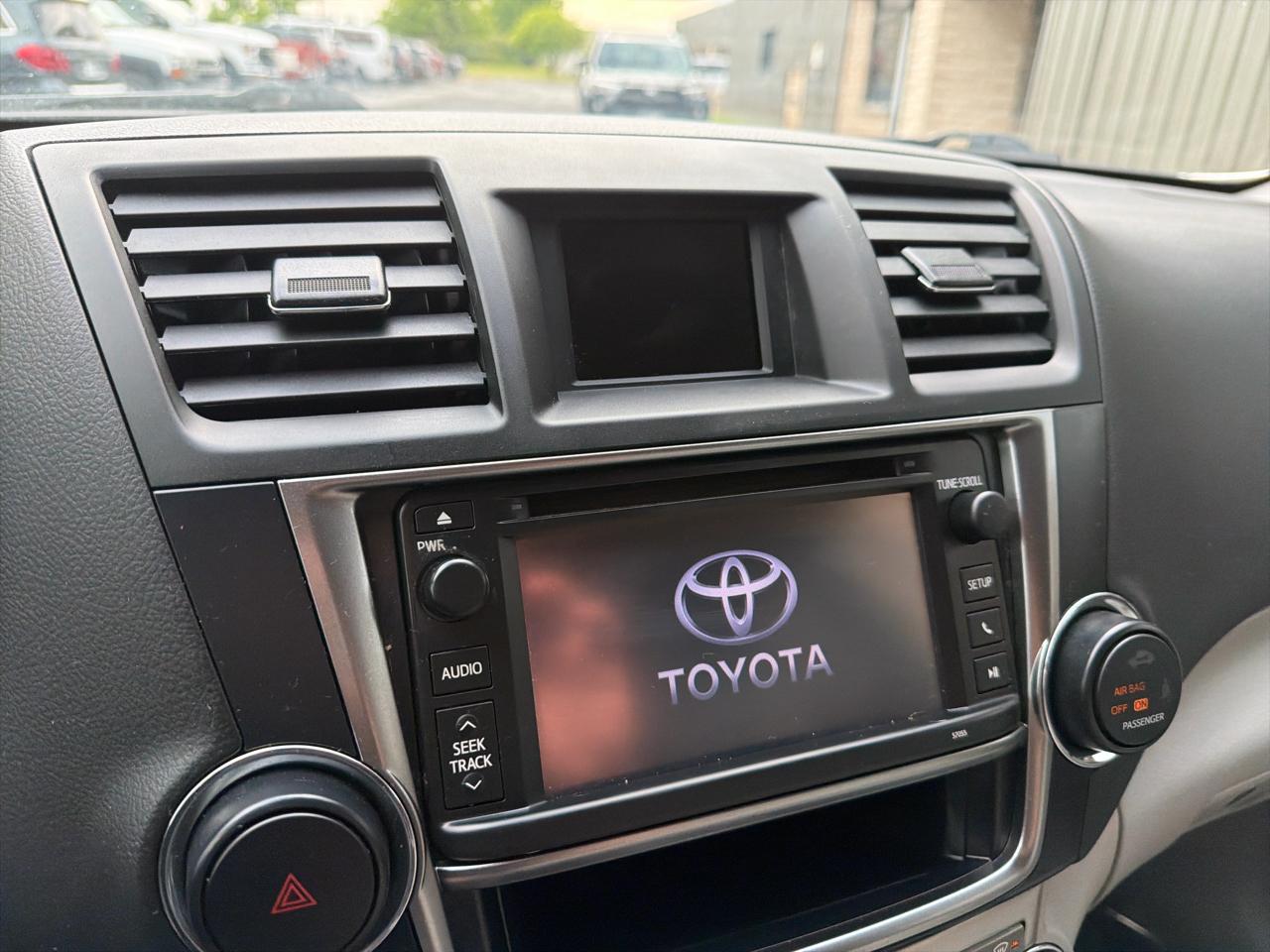 Toyota Highlander 4dr V6 4WD Limited w/3rd Row (Natl) 2013