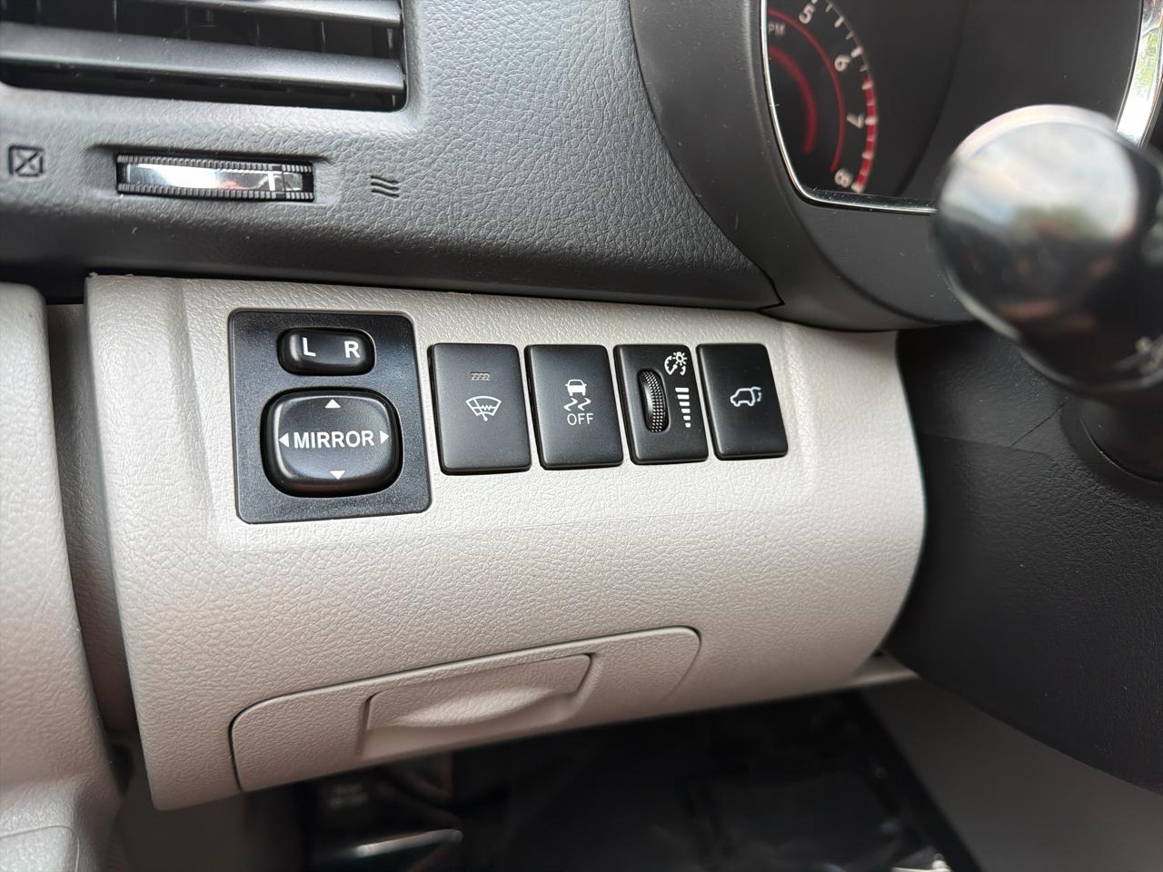 Toyota Highlander 4dr V6 4WD Limited w/3rd Row (Natl) 2013