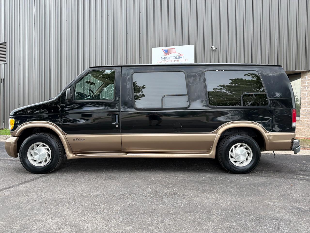 Ford Econoline E150 2000