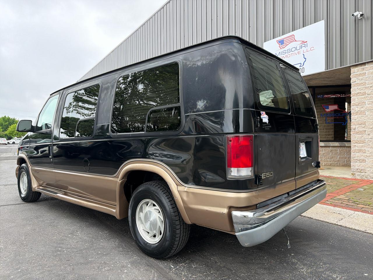 Ford Econoline E150 2000