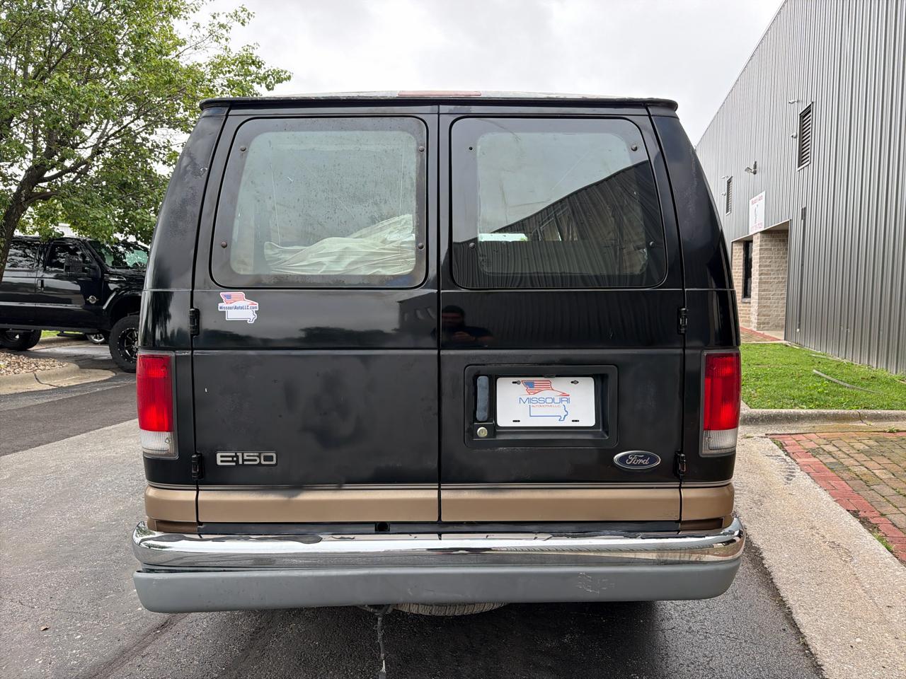 Ford Econoline E150 2000