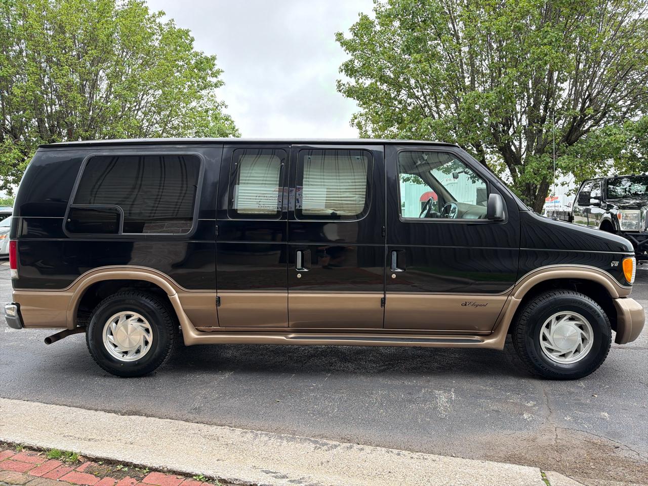 Ford Econoline E150 2000