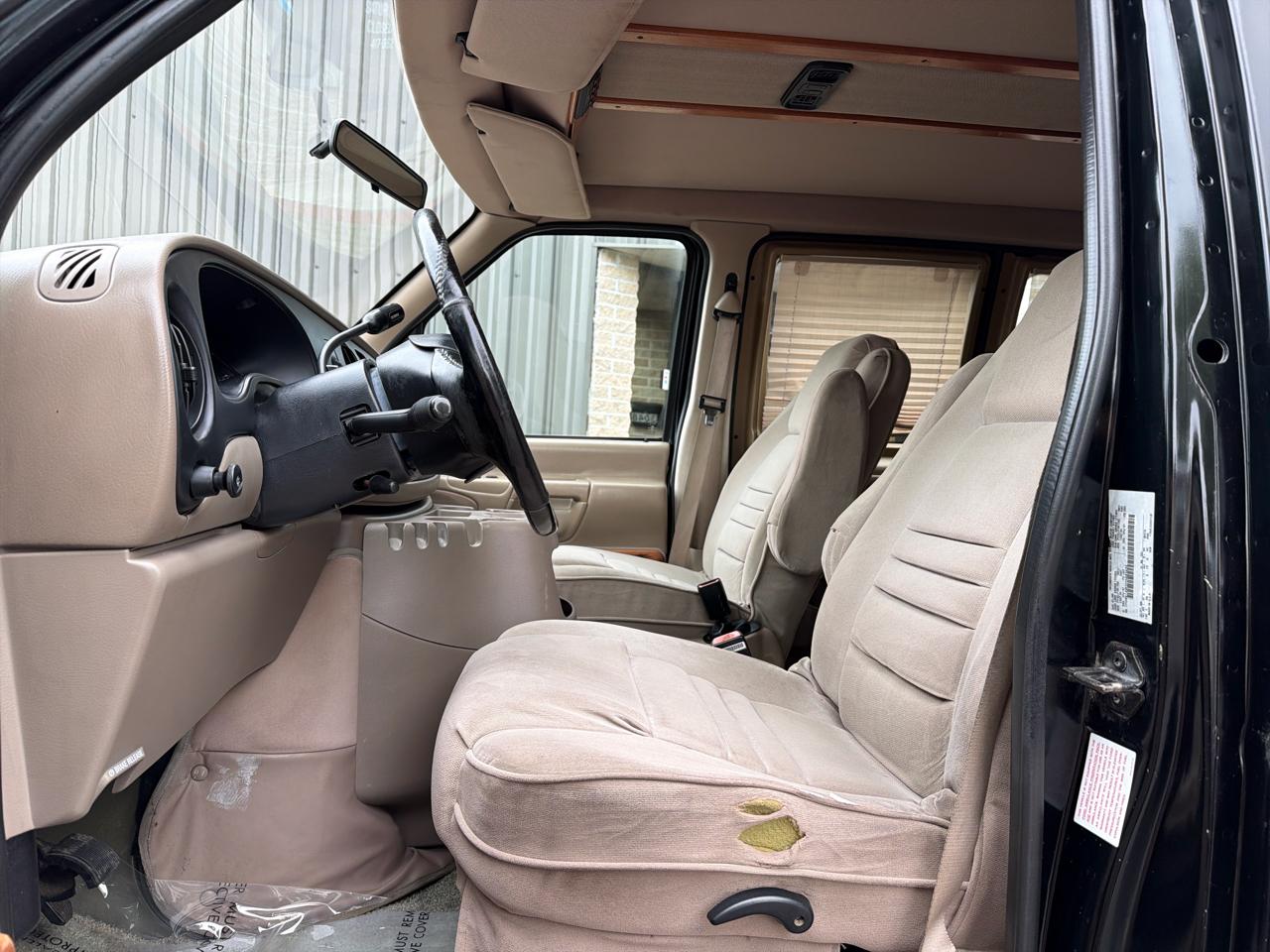 Ford Econoline E150 2000