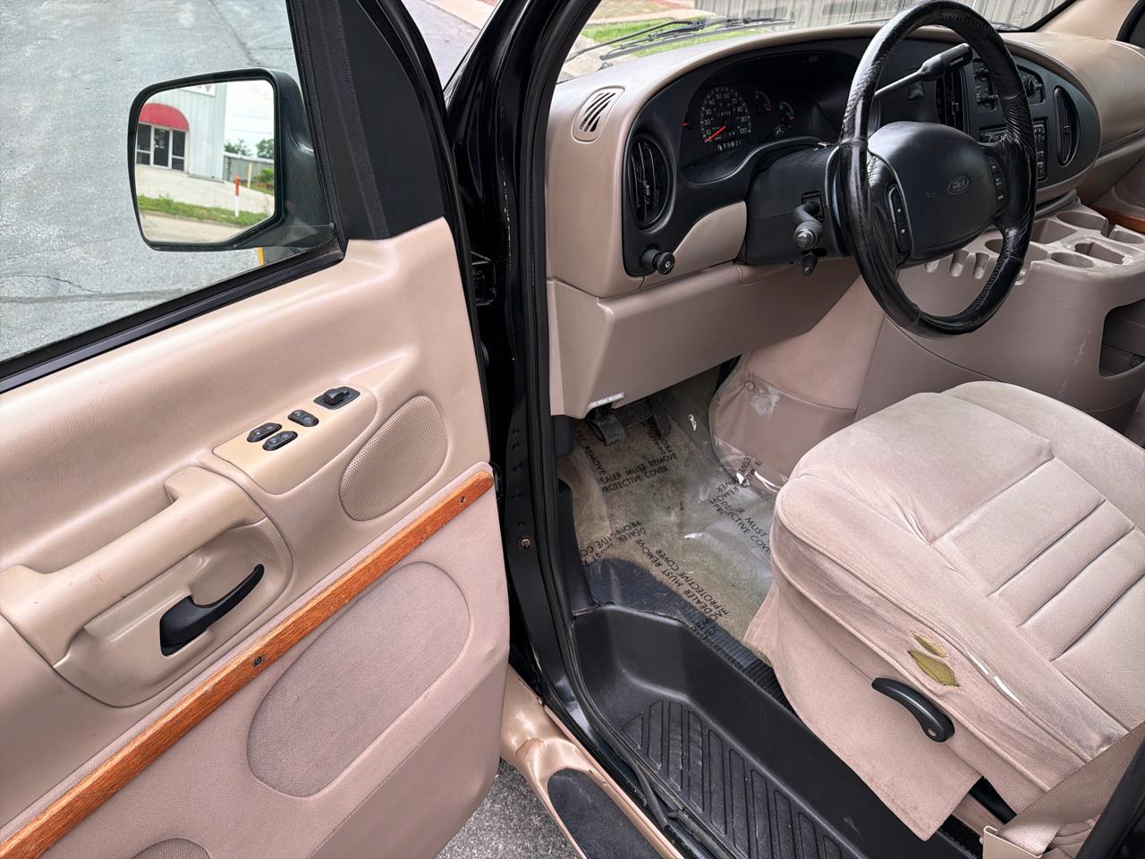 Ford Econoline E150 2000