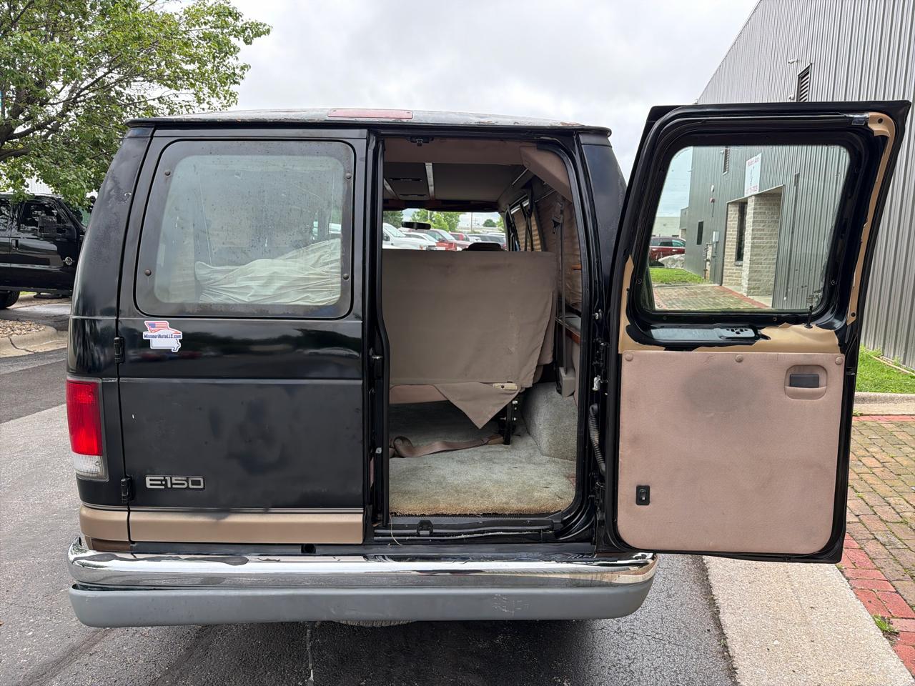 Ford Econoline E150 2000