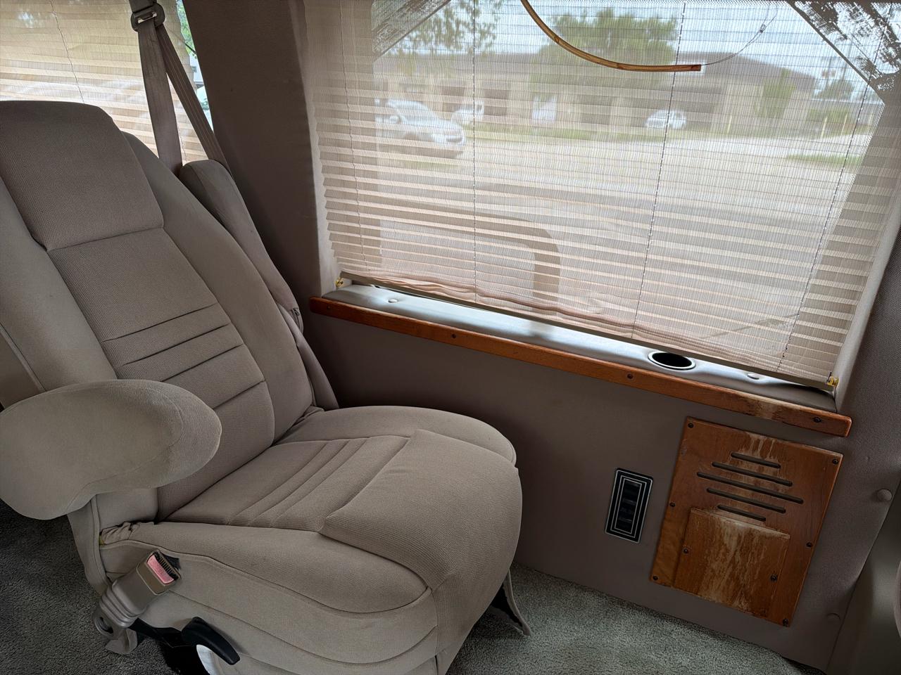 Ford Econoline E150 2000