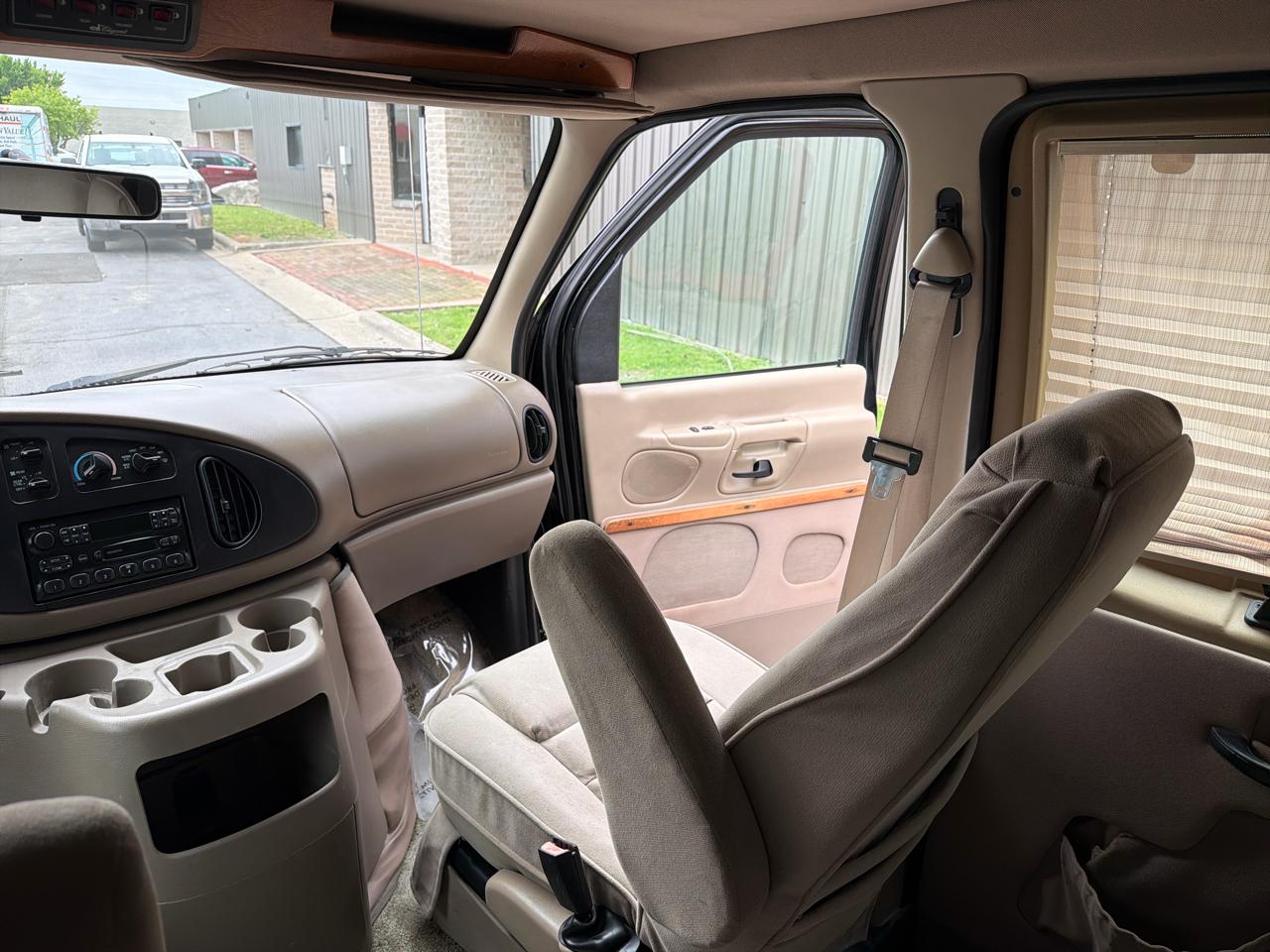 Ford Econoline E150 2000