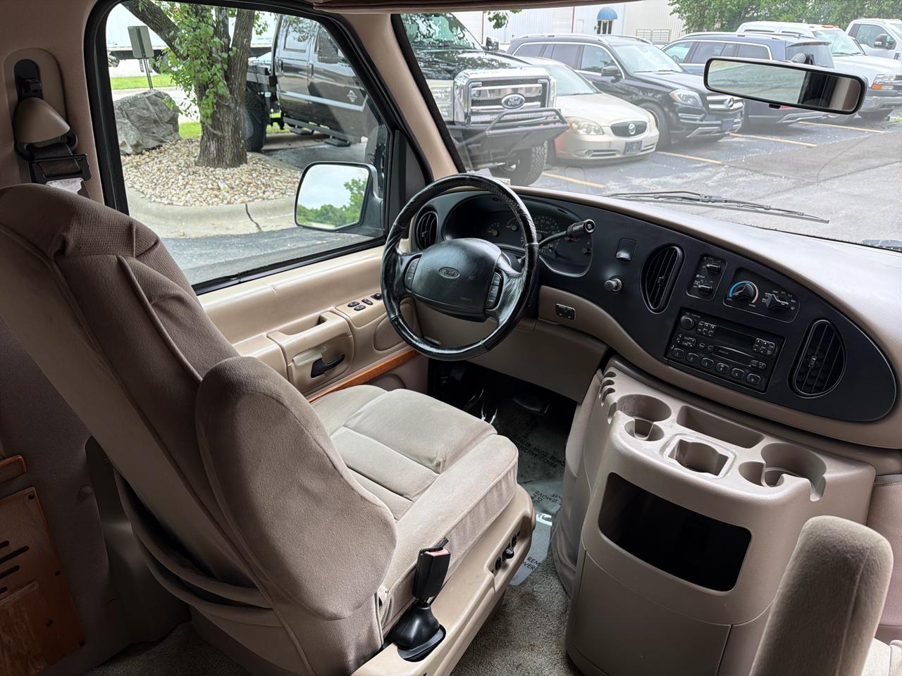 Ford Econoline E150 2000