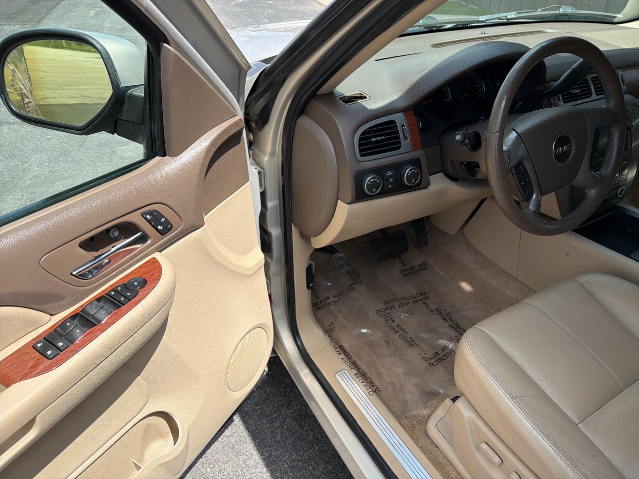 GMC Yukon SLE-1 4WD 2008