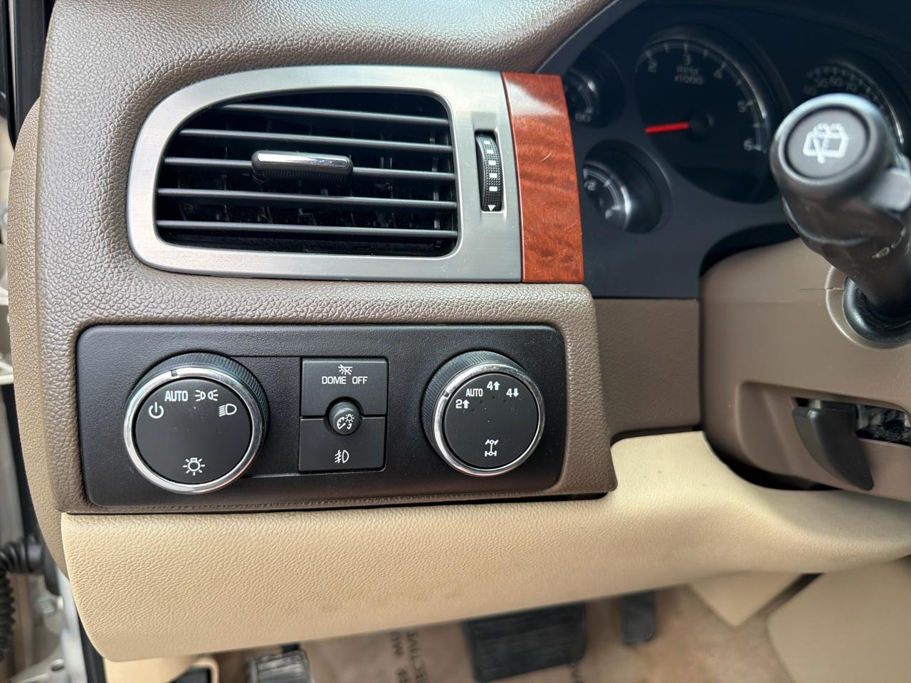 GMC Yukon SLE-1 4WD 2008
