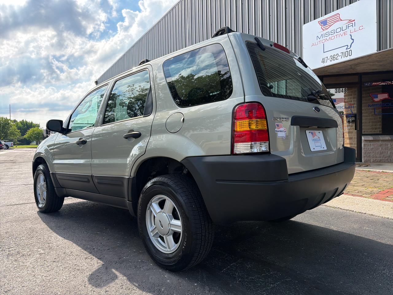 Ford Escape XLS 2WD 2004