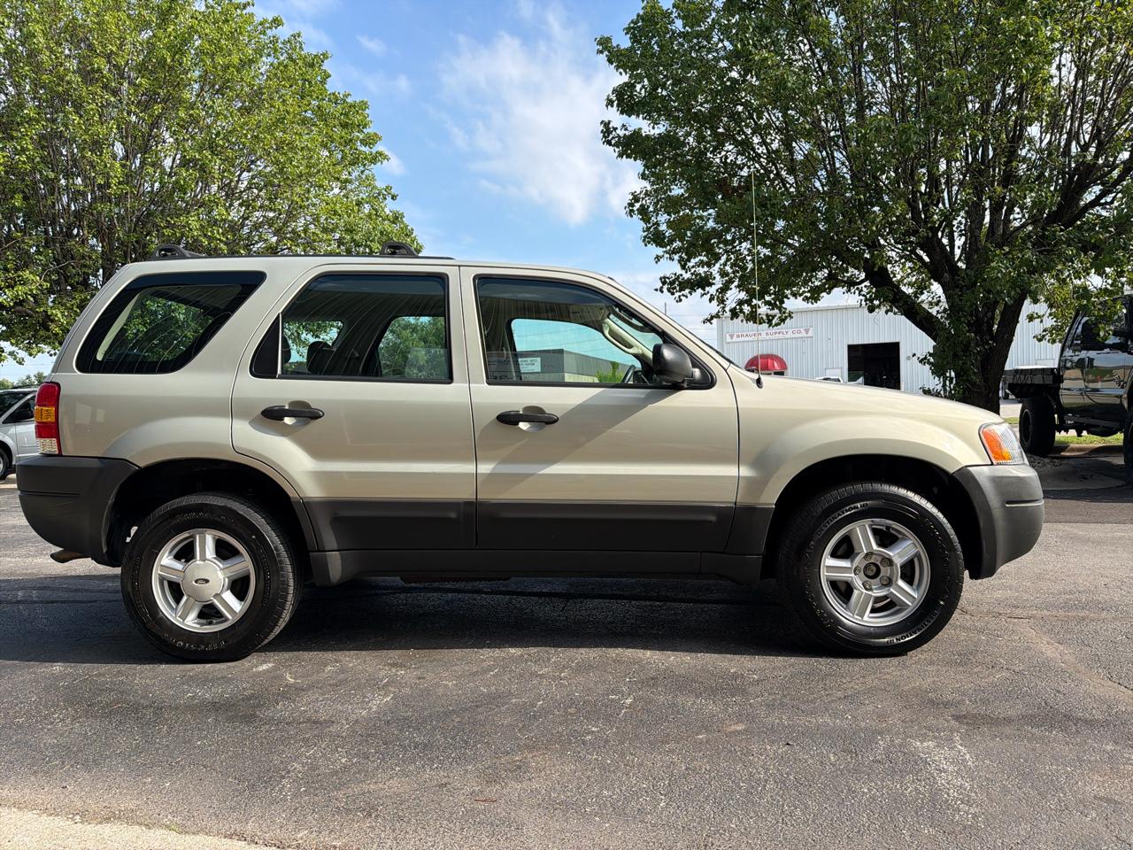 Ford Escape XLS 2WD 2004