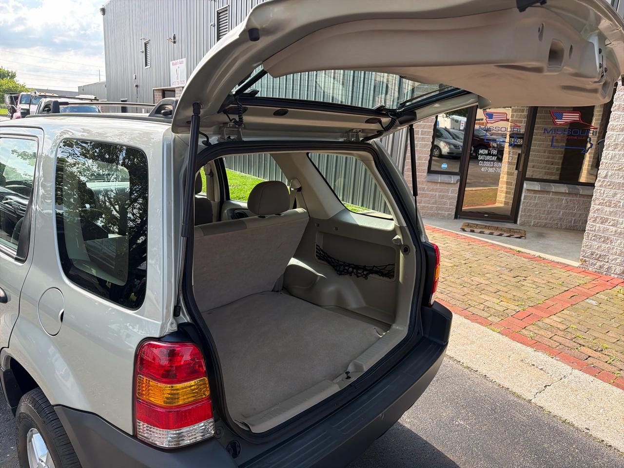Ford Escape XLS 2WD 2004