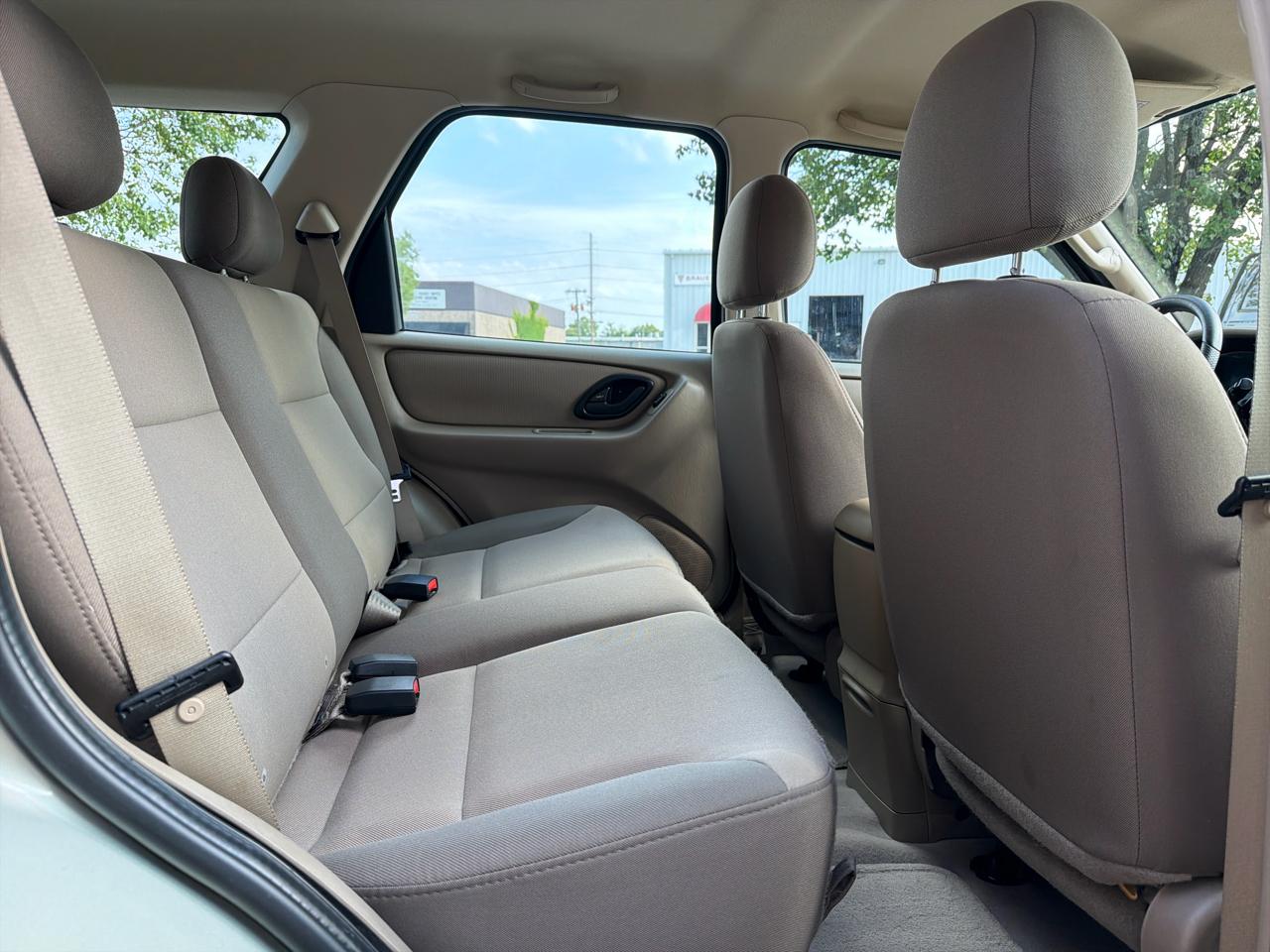 Ford Escape XLS 2WD 2004