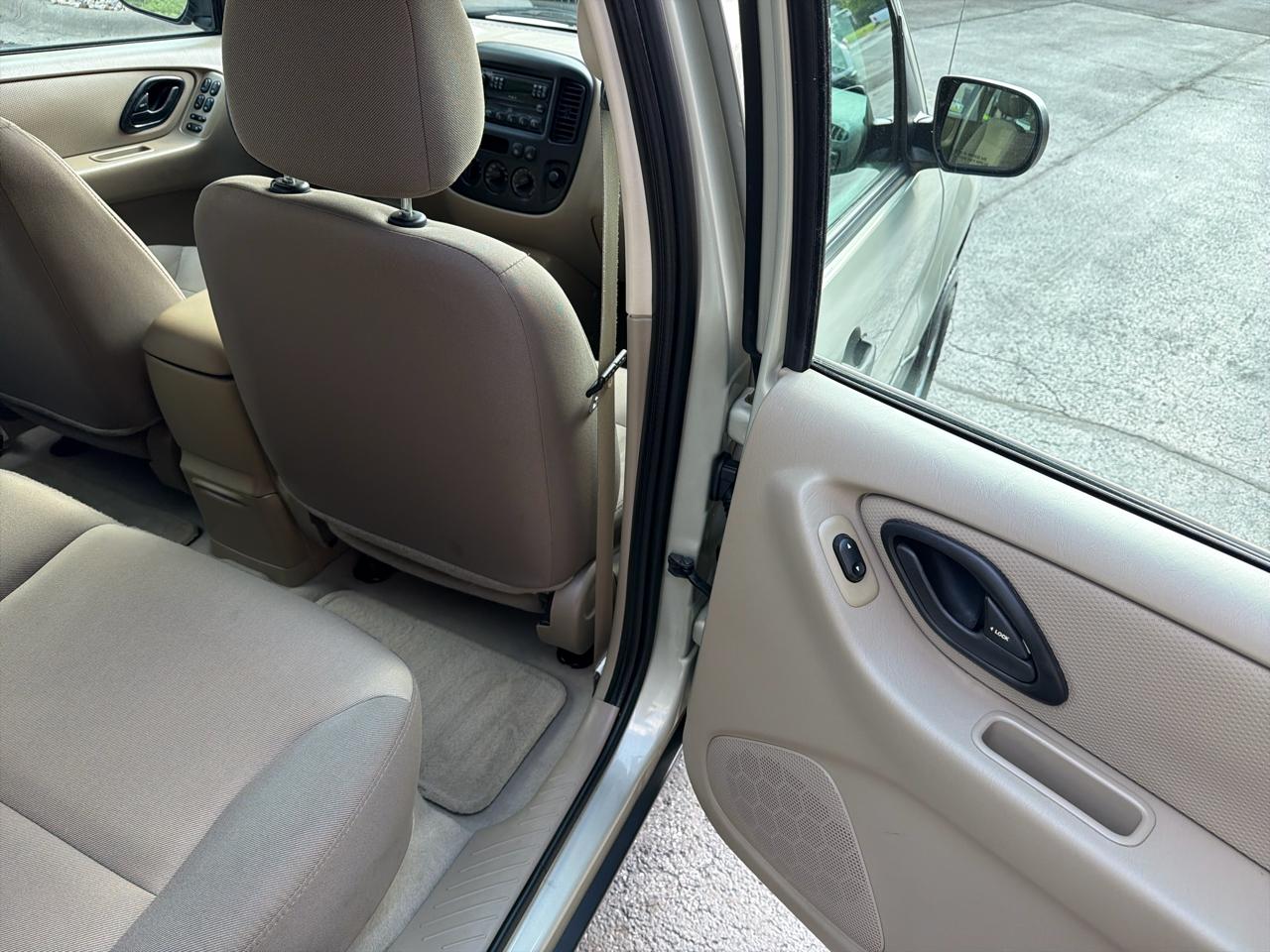 Ford Escape XLS 2WD 2004