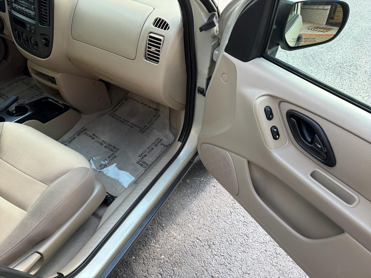 Ford Escape XLS 2WD 2004