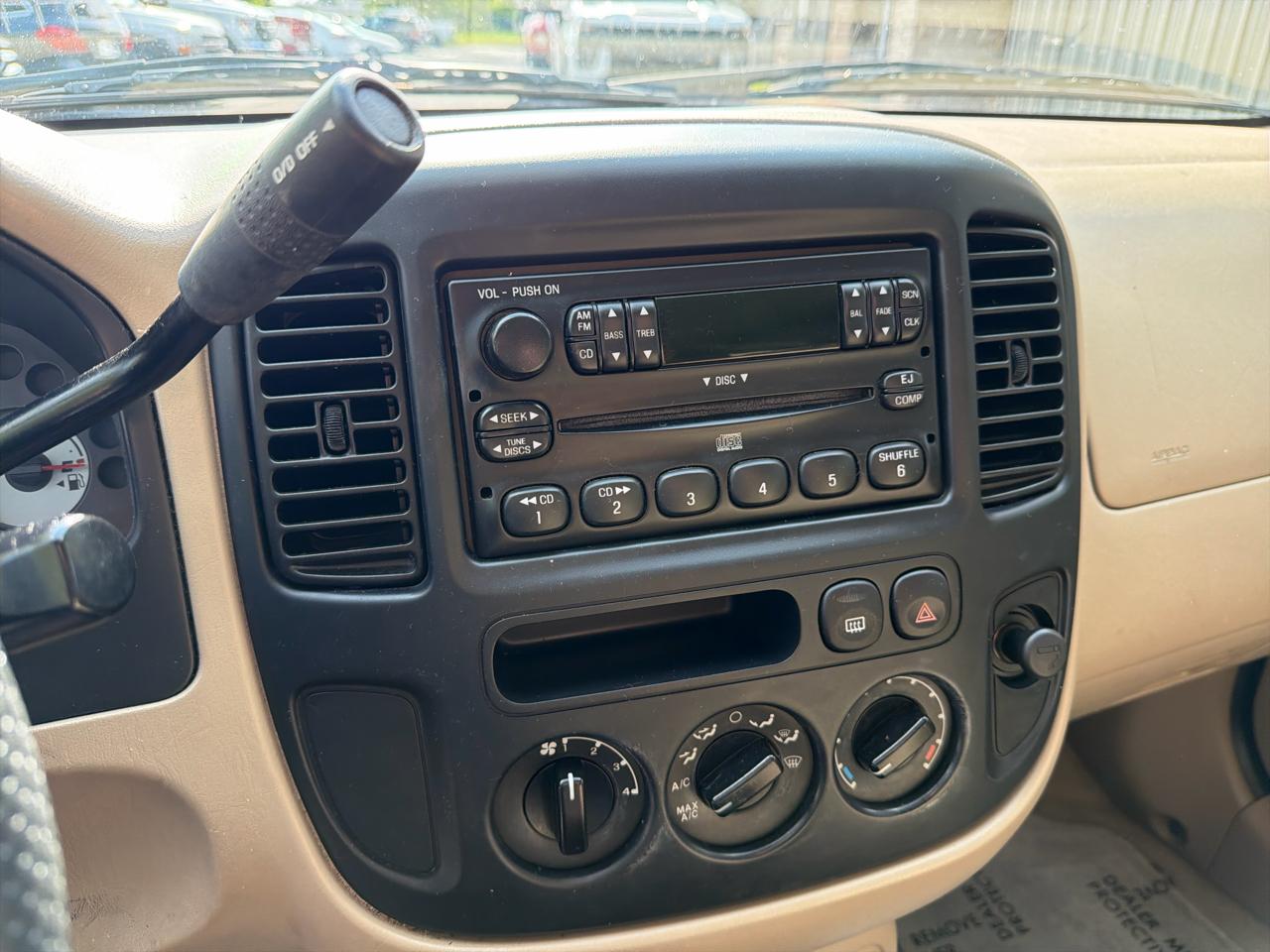 Ford Escape XLS 2WD 2004