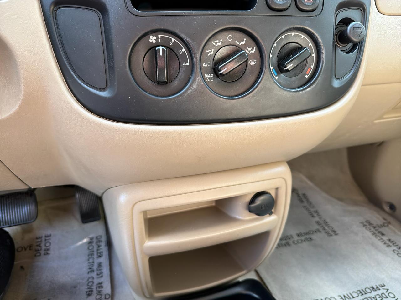 Ford Escape XLS 2WD 2004