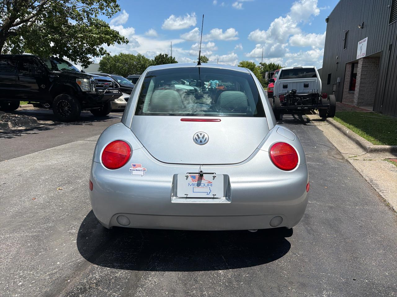 Volkswagen New Beetle GLS 2.0L 2003