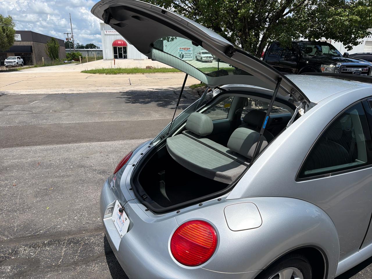 Volkswagen New Beetle GLS 2.0L 2003