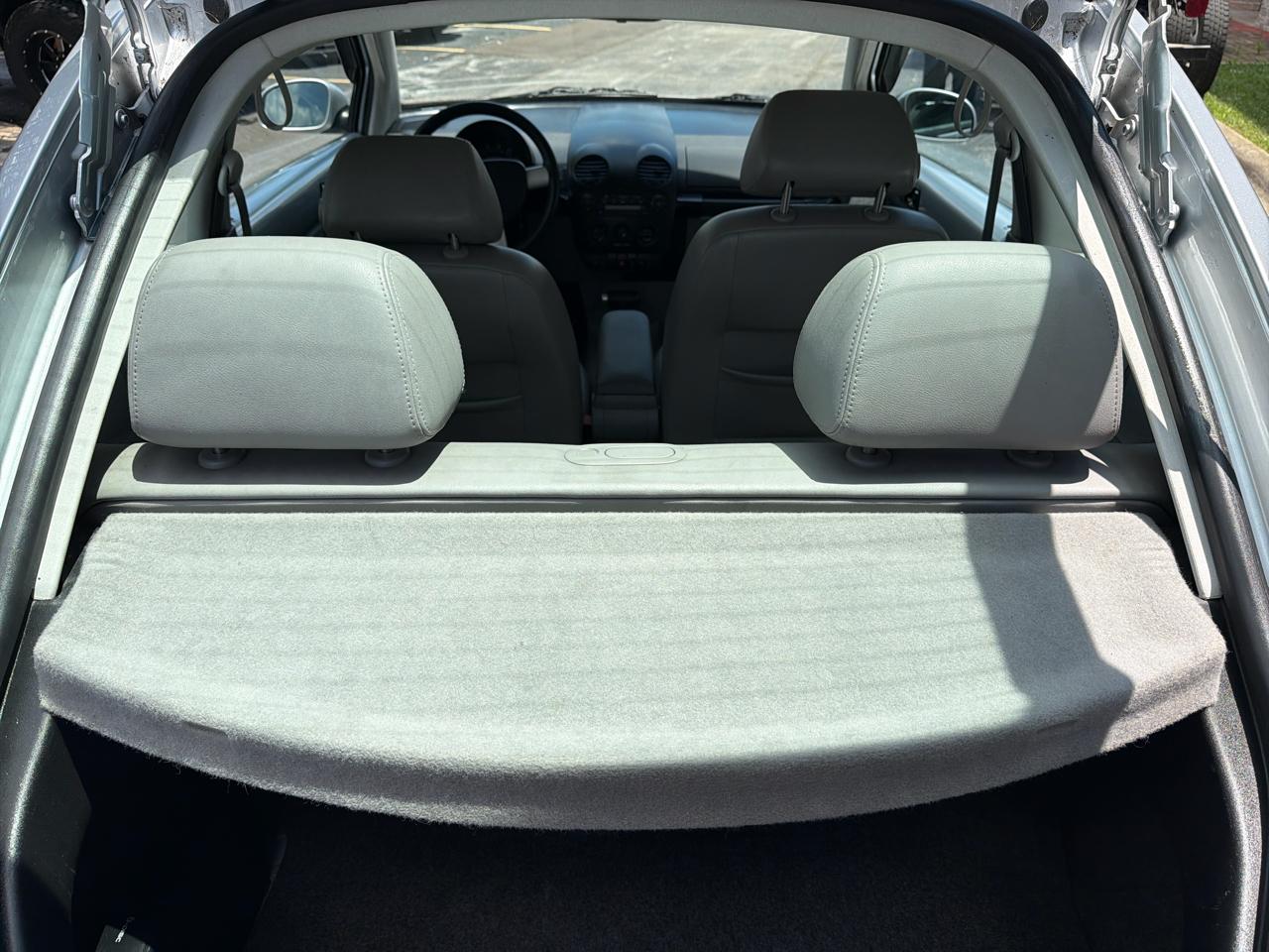 Volkswagen New Beetle GLS 2.0L 2003