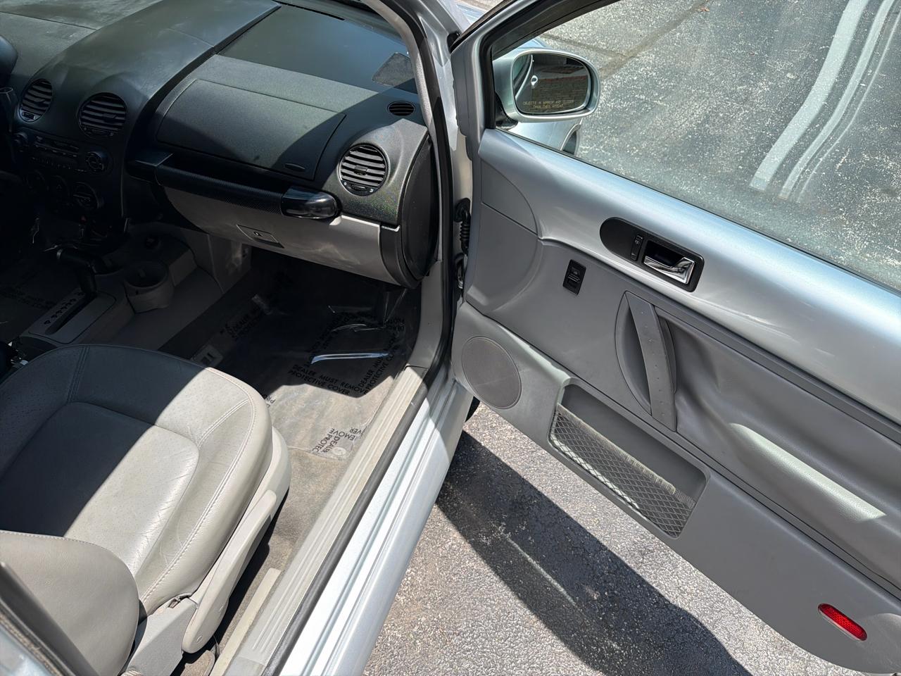 Volkswagen New Beetle GLS 2.0L 2003