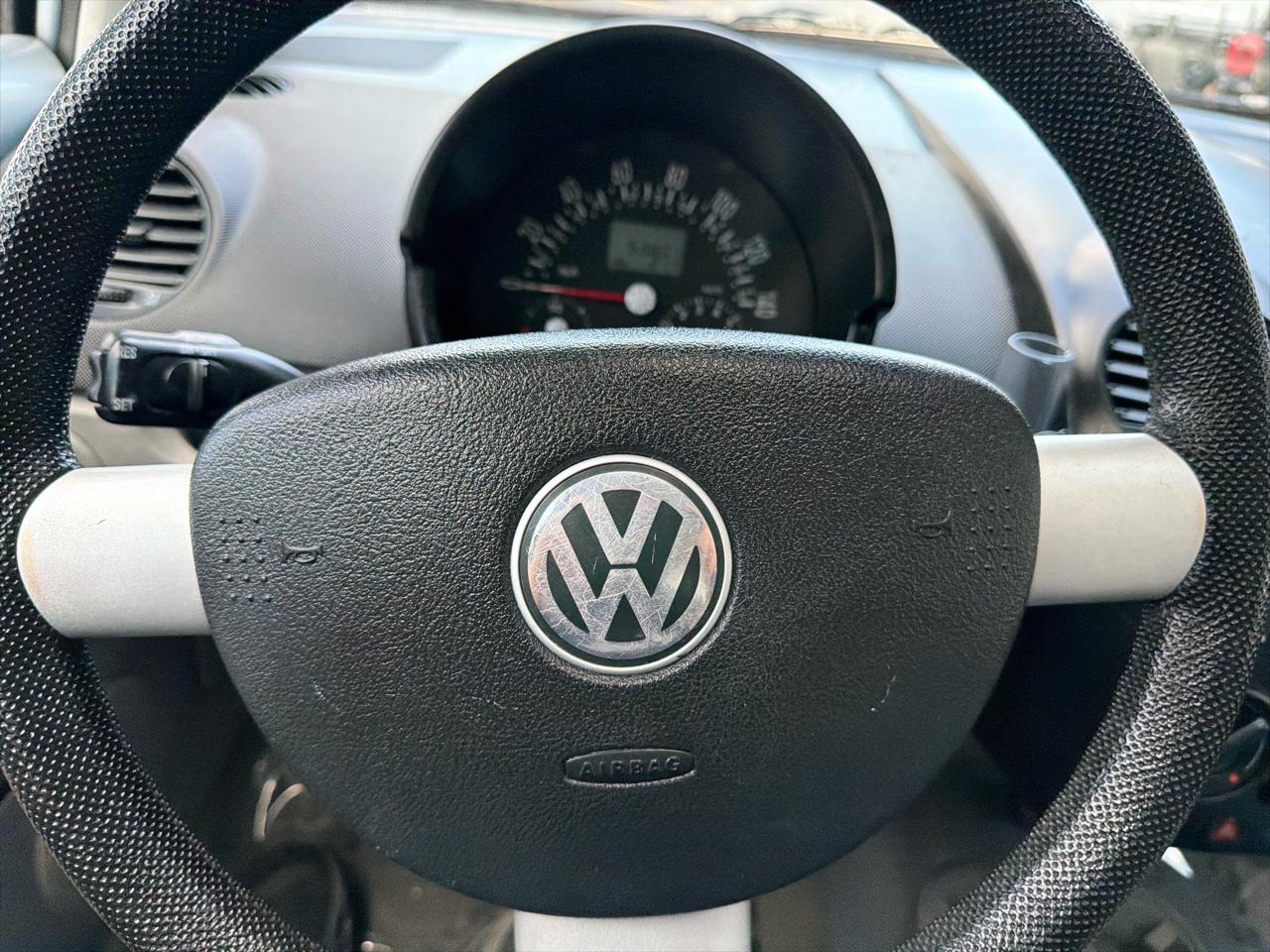 Volkswagen New Beetle GLS 2.0L 2003