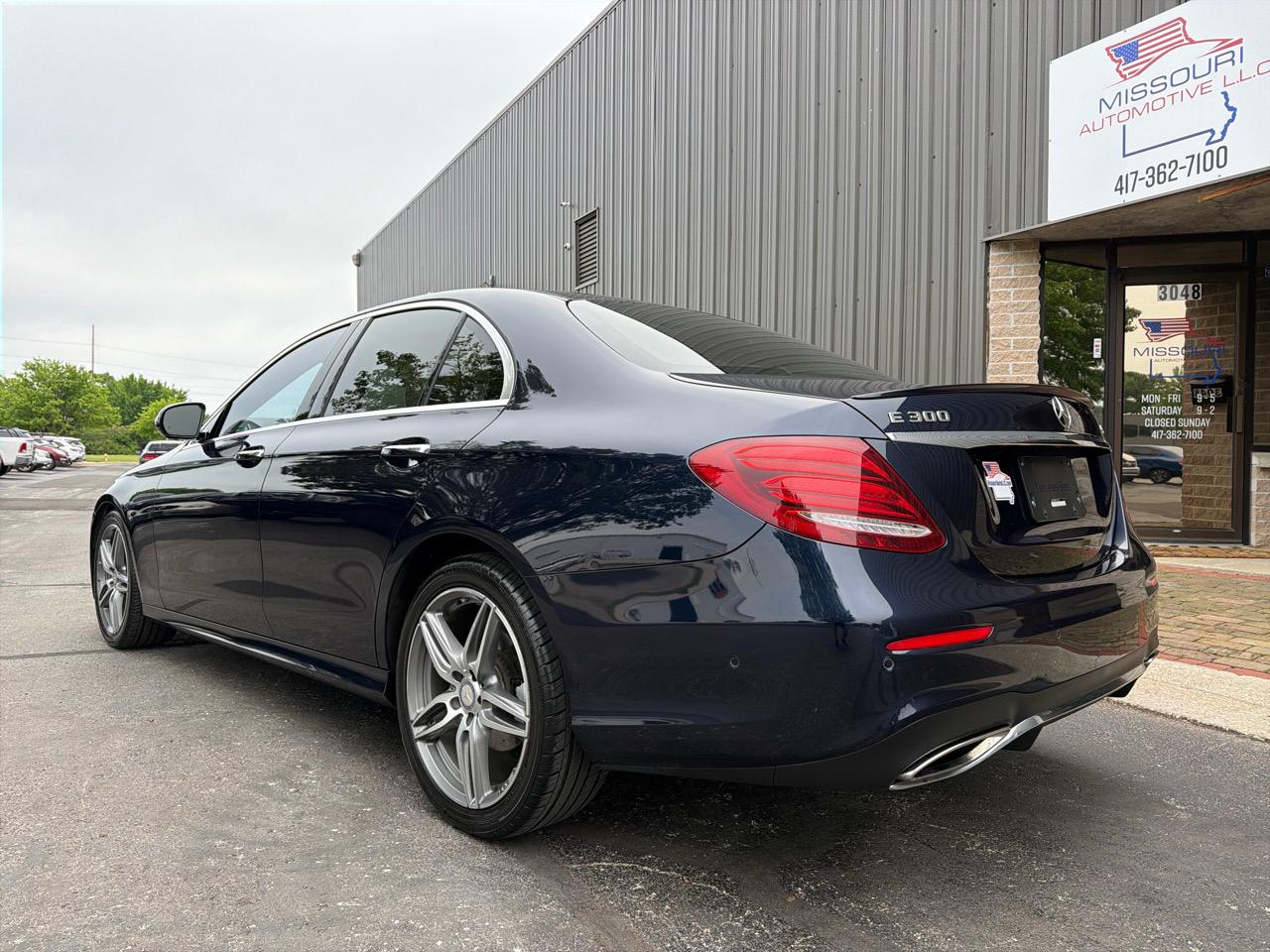 Mercedes-Benz E-Class E300 Luxury 4MATIC Sedan 2017