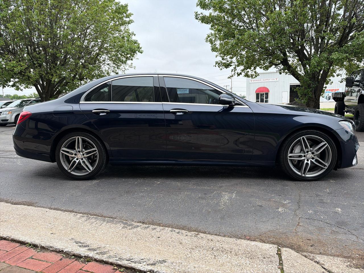 Mercedes-Benz E-Class E300 Luxury 4MATIC Sedan 2017