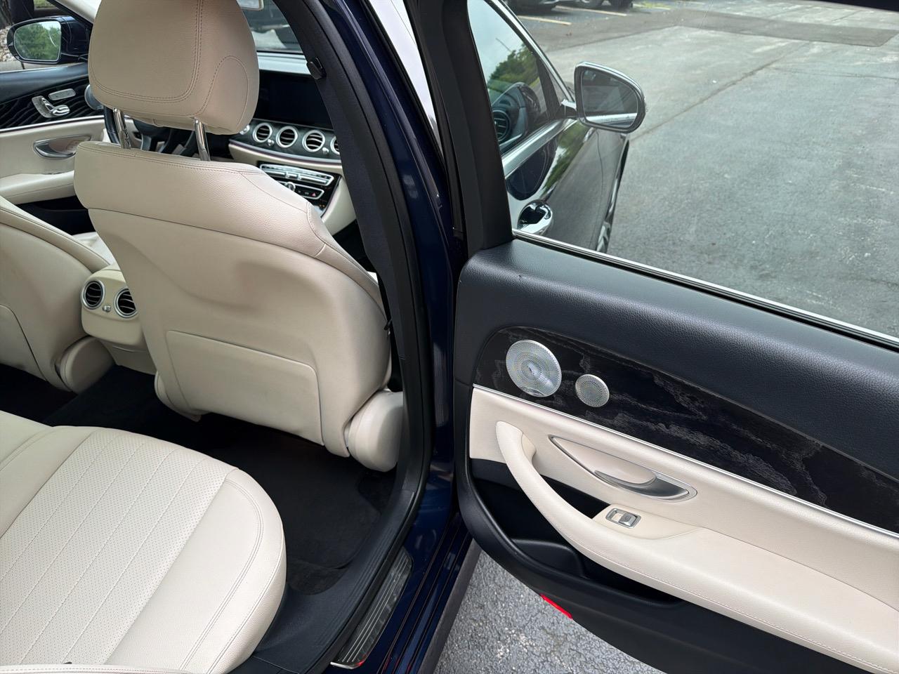 Mercedes-Benz E-Class E300 Luxury 4MATIC Sedan 2017