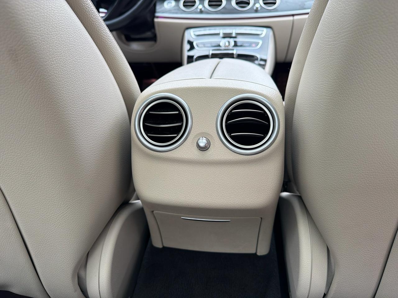 Mercedes-Benz E-Class E300 Luxury 4MATIC Sedan 2017
