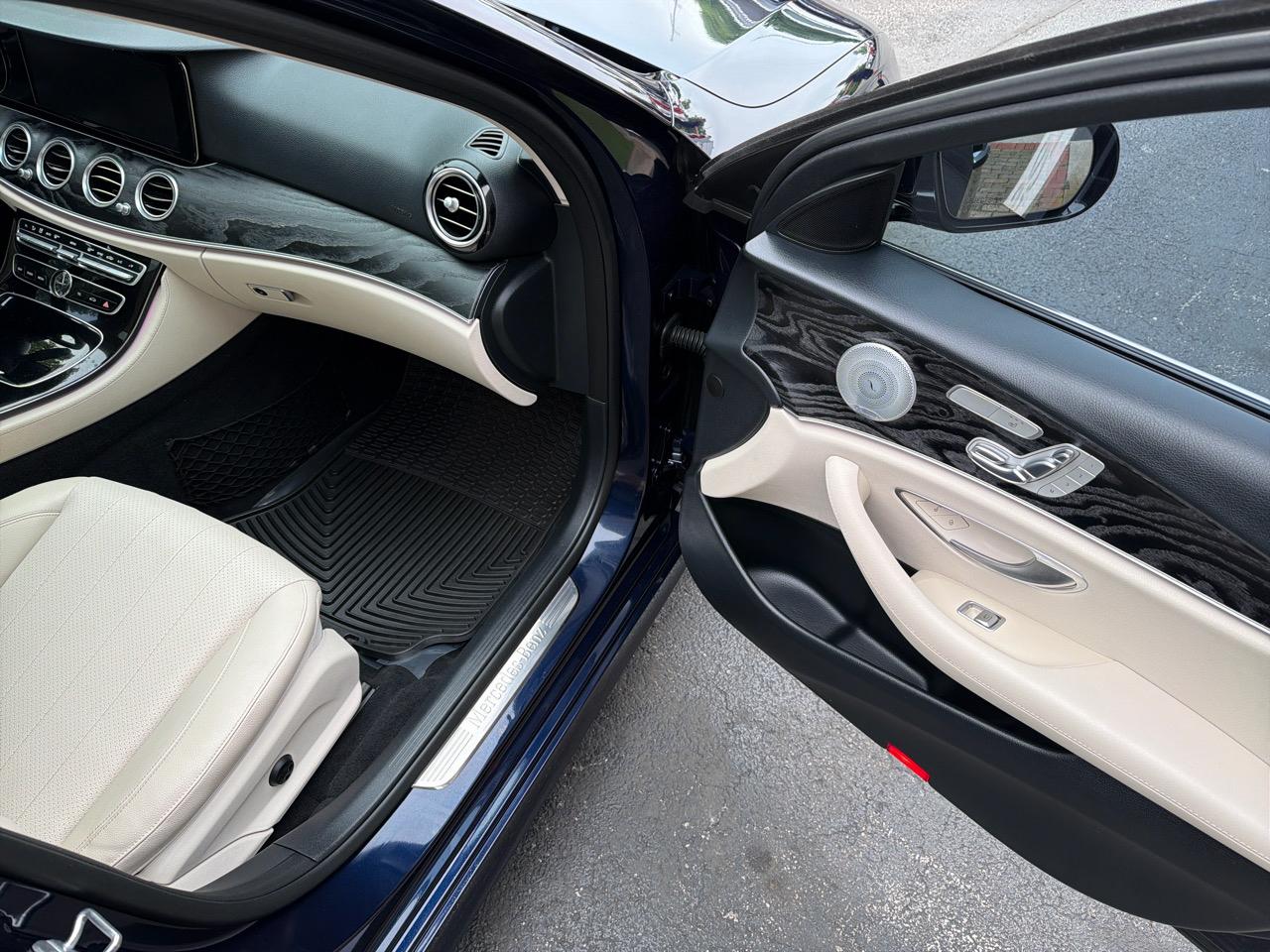 Mercedes-Benz E-Class E300 Luxury 4MATIC Sedan 2017