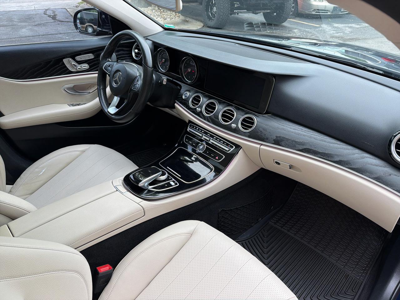 Mercedes-Benz E-Class E300 Luxury 4MATIC Sedan 2017