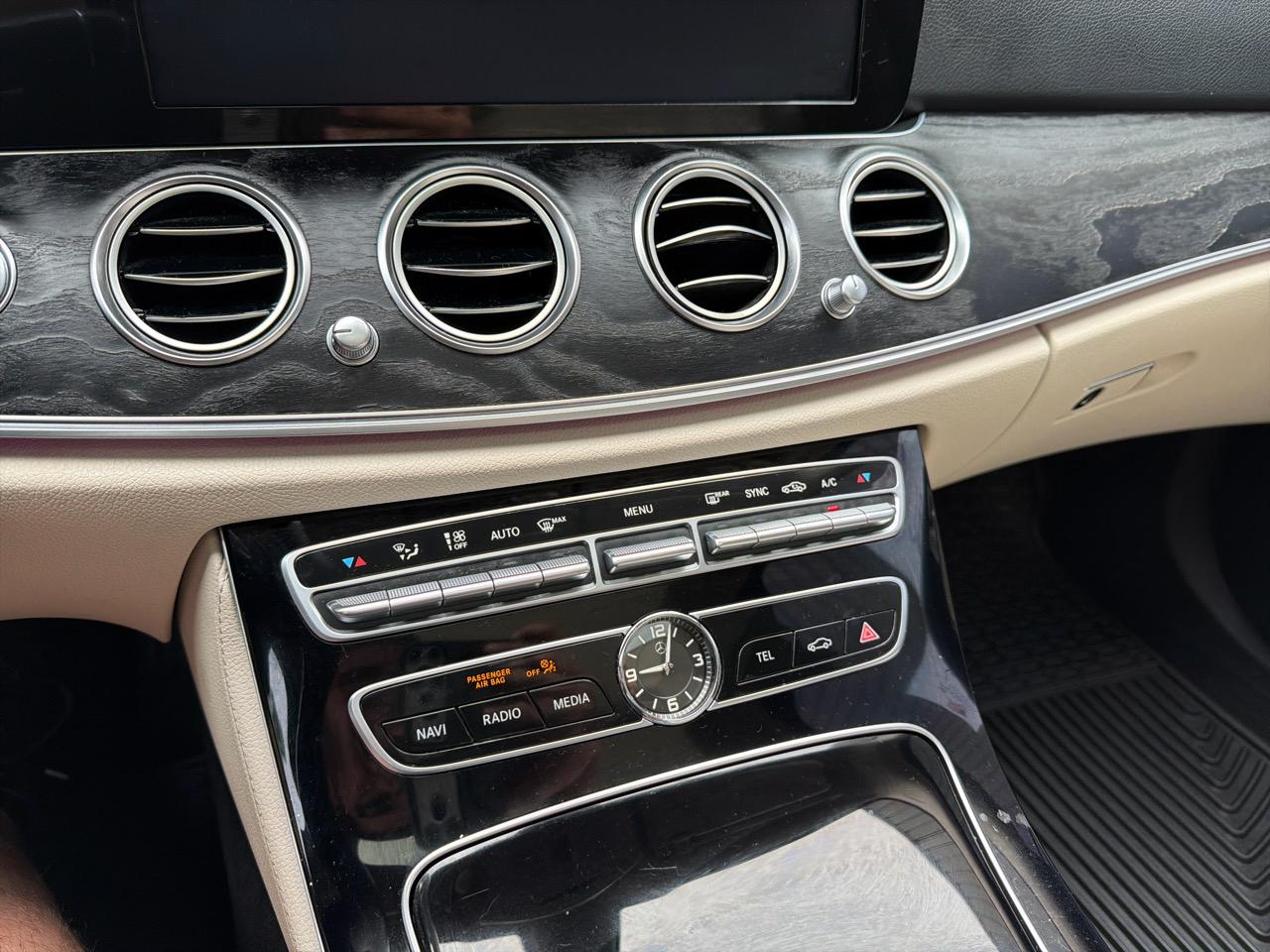 Mercedes-Benz E-Class E300 Luxury 4MATIC Sedan 2017